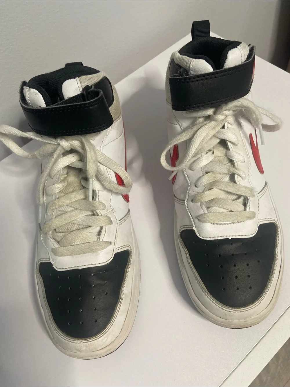 Nike Boys Big Kid Court Borough Mid 2 Sneakers, Size : 6Y
